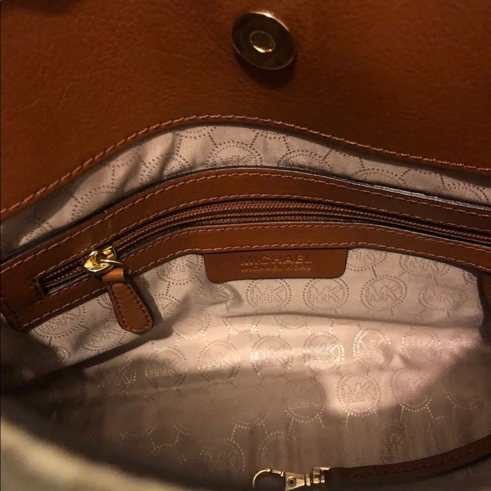 Michael kors bag - Picture 9 of 11